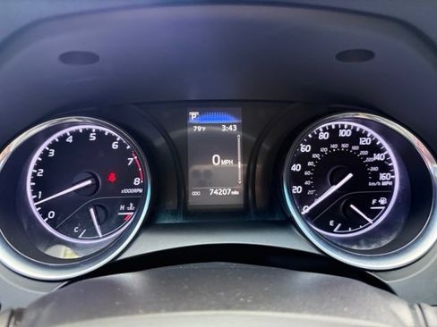 Used 2019 Toyota Camry SE w/ Carpet Mat Package FWD image 14
