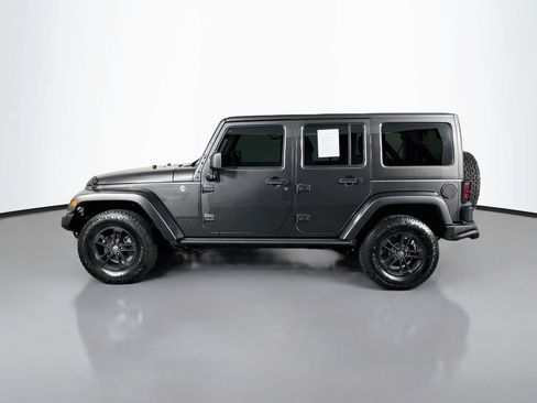 Used 2017 Jeep Wrangler Unlimited Sahara AWD/4WD image 4