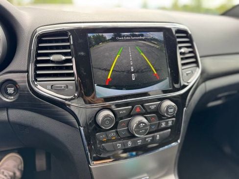 Certified 2021 Jeep Grand Cherokee Laredo X image 15