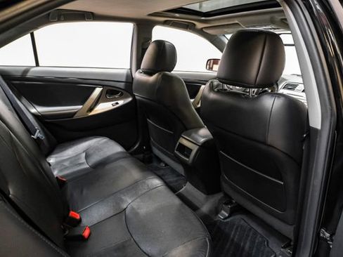 Used 2010 Toyota Camry SE FWD image 39