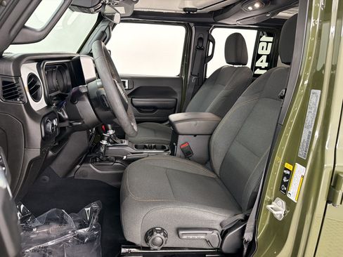 Used 2024 Jeep Wrangler Unlimited Sport AWD/4WD image 29