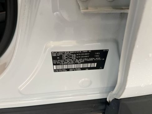 Used 2018 Toyota RAV4 LE image 26