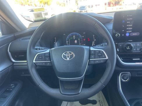 Used 2025 Toyota Grand Highlander FWD image 11