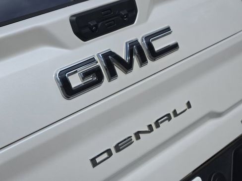 Used 2025 GMC Sierra 2500 Denali Ultimate image 12