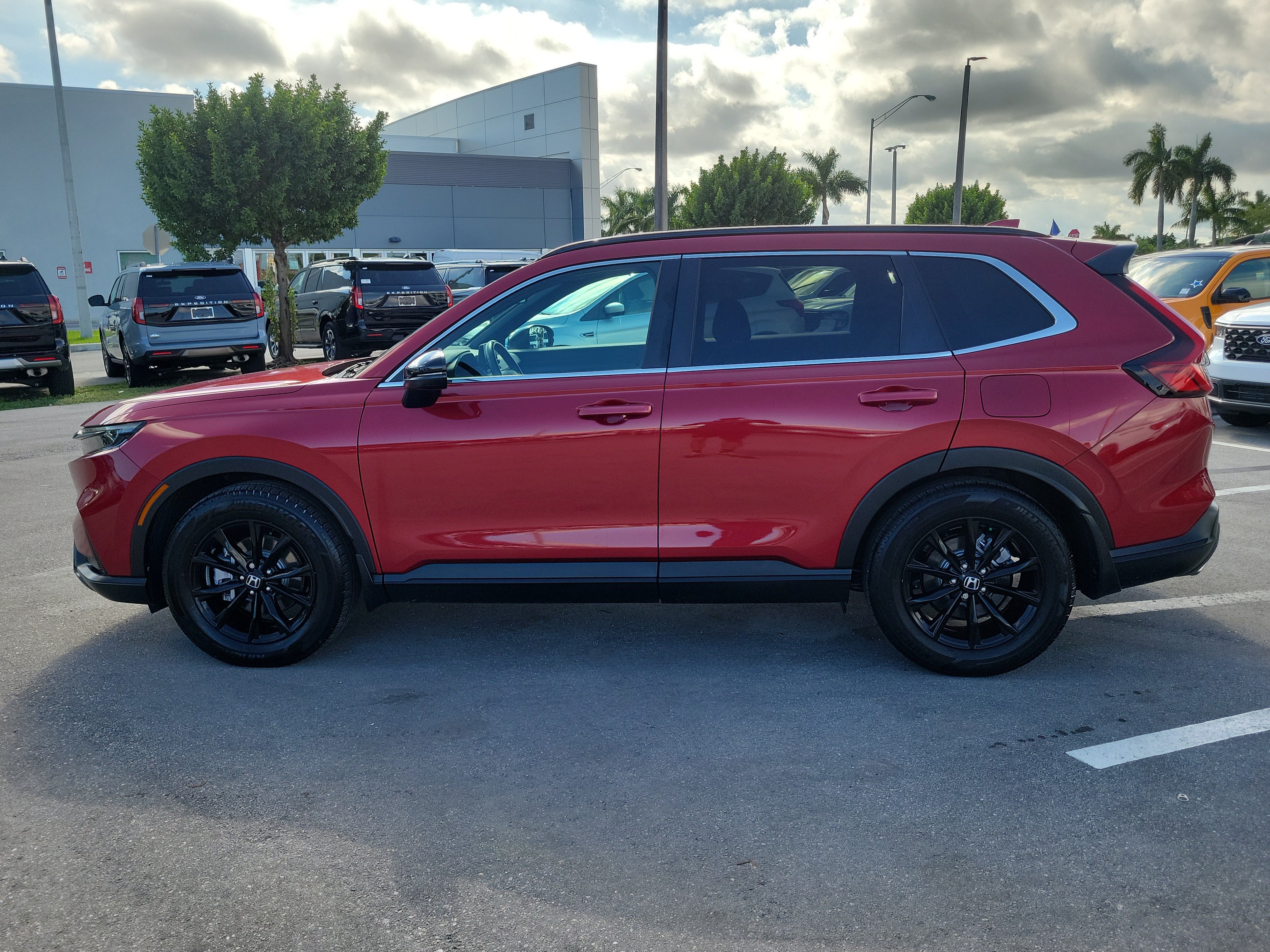 Used 2025 Honda CR-V Sport image 8