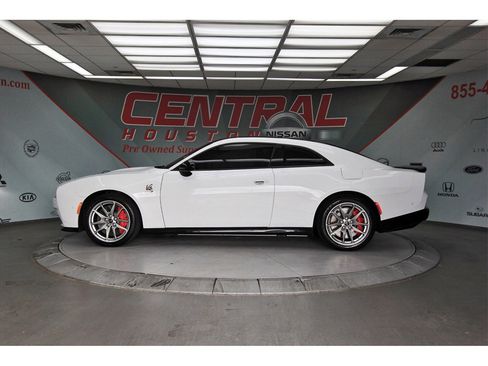 Used 2024 Dodge Charger R/T Scat Pack w/ Plus Group image 3