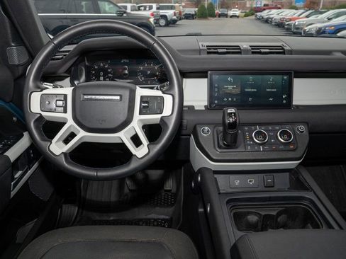 Used 2020 Land Rover Defender 110 SE image 9