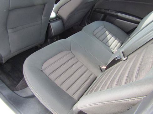 Used 2018 Ford Fusion SE FWD image 13