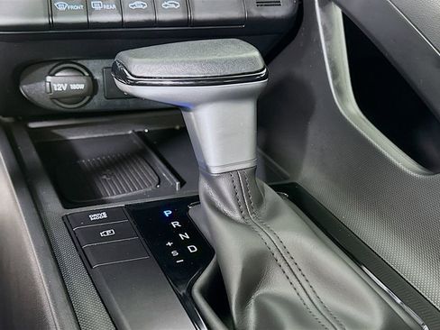 Used 2025 Hyundai Elantra Sport FWD image 10