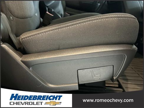 Used 2017 Chevrolet Traverse LT w/ Style and Technology Package FWD image 34