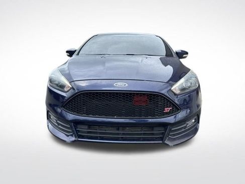 Used 2017 Ford Focus ST w/ Equipment Group 401A FWD image 5