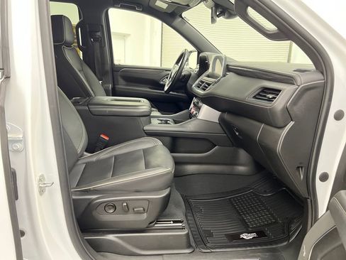 Used 2023 GMC Yukon SLT image 36