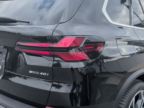 Used 2026 BMW X5 sDrive40i image 11