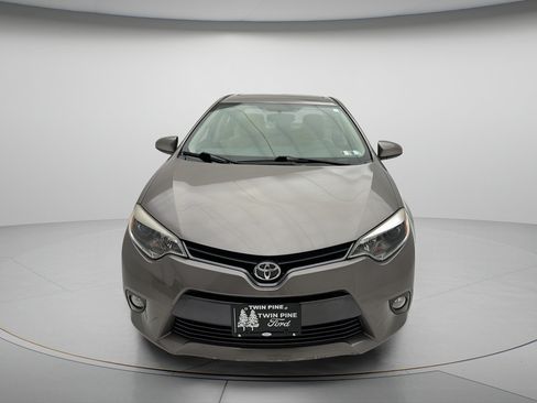 Used 2016 Toyota Corolla LE FWD image 5