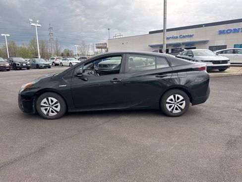 Used 2016 Toyota Prius Three w/ Advanced Technology Package image 15