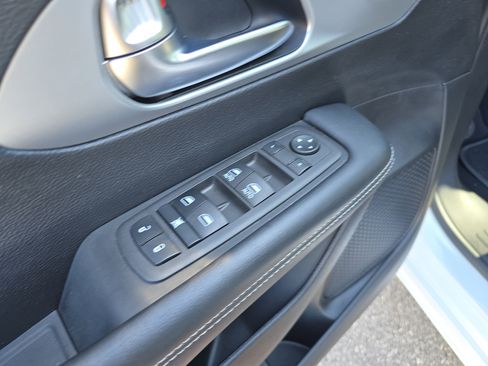 Used 2022 Chrysler Pacifica Touring-L w/ S Appearance Package image 20