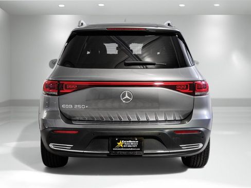 Used 2023 Mercedes-Benz EQB 250+ image 7