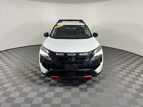 Used 2025 Nissan Rogue SV AWD/4WD image 2