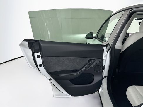 Used 2023 Tesla Model Y Long Range image 25