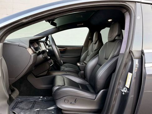 Used 2018 Tesla Model X 100D image 19