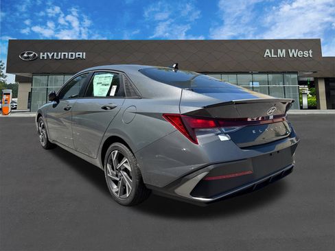 Certified 2025 Hyundai Elantra Sport FWD image 7