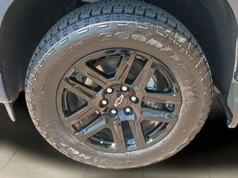 Used 2023 Chevrolet Silverado 1500 Custom AWD/4WD image 10