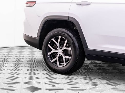 Used 2023 Jeep Grand Cherokee L Limited AWD/4WD image 32