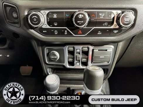 Used 2024 Jeep Wrangler Unlimited Sport AWD/4WD image 13