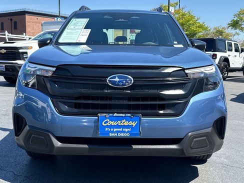 Used 2025 Subaru Forester AWD/4WD image 4