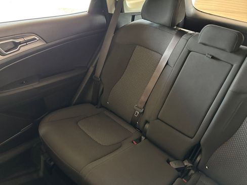 Used 2025 Kia Sportage LX FWD image 38
