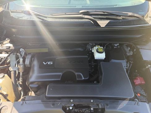 Certified 2019 Nissan Pathfinder SL w/ Cargo Package AWD/4WD image 32