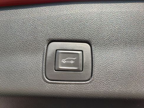 Used 2022 Chevrolet TrailBlazer RS w/ Sun and Liftgate Package FWD image 12