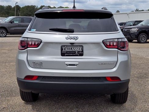 Certified 2025 Jeep Compass Limited AWD/4WD image 18