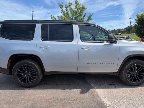 New 2026 Jeep Grand Wagoneer Summit AWD/4WD image 7