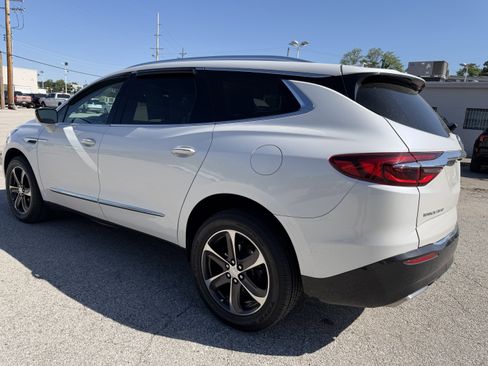 Used 2021 Buick Enclave Essence w/ Sport Touring Edition FWD image 5