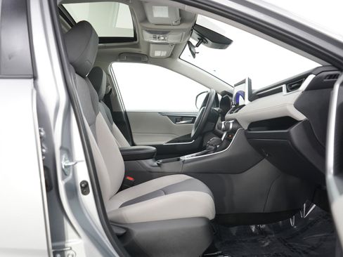 Used 2024 Toyota RAV4 XLE image 10