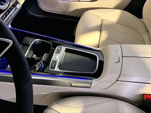 New 2026 Mercedes-Benz GLB 250 4MATIC image 10