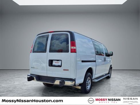 Used 2018 GMC Savana 2500 w/ Driver Convenience Package image 7