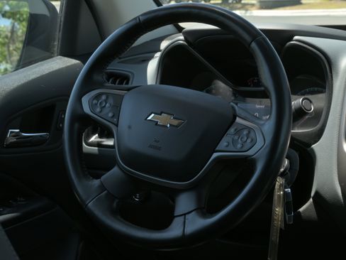 Used 2022 Chevrolet Colorado Z71 w/ Z71 Midnight Edition AWD/4WD image 11