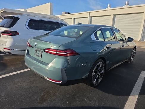 Used 2025 BMW 530i image 3