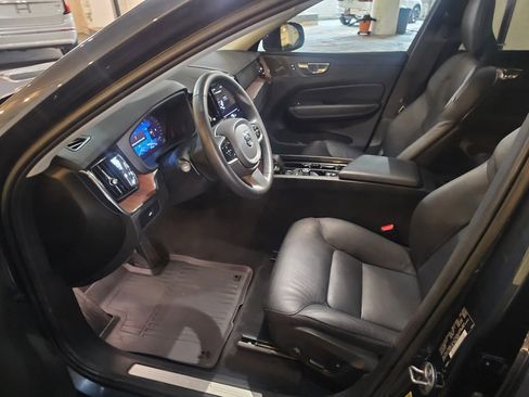 Certified 2023 Volvo XC60 B5 Plus AWD/4WD image 17