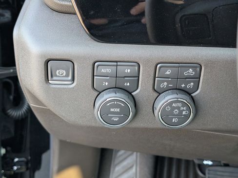 New 2026 Chevrolet Silverado 2500 LTZ w/ LTZ Convenience Package image 18