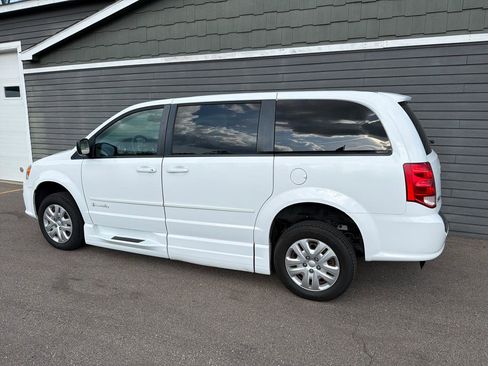 Used 2016 Dodge Grand Caravan SE w/ Quick Order Package 29E SE image 36