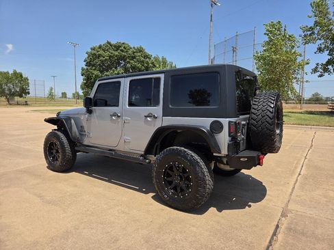 Used 2015 Jeep Wrangler Unlimited Sport w/ Connectivity Group AWD/4WD image 5