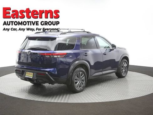 Used 2023 Nissan Pathfinder SV w/ SV Premium Package AWD/4WD image 42