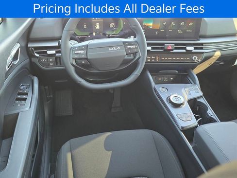 New 2026 Kia Sportage LX FWD image 11