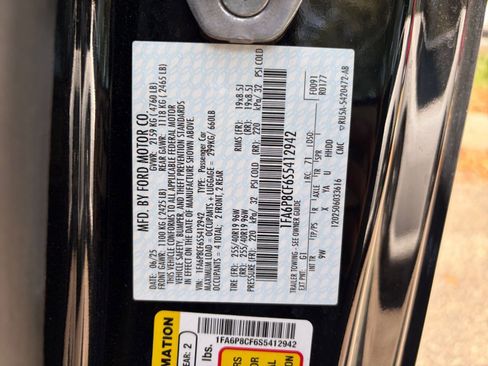 Used 2025 Ford Mustang GT Premium RWD image 29