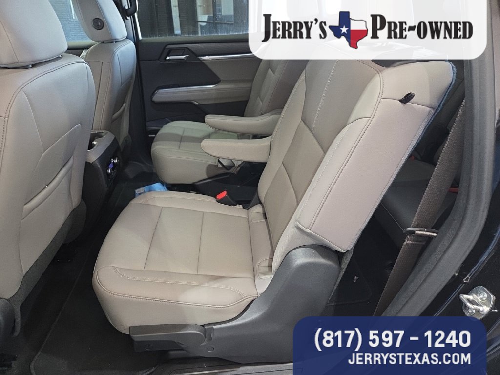Used 2026 GMC Acadia Elevation w/ Elevation Premium Package FWD image 16