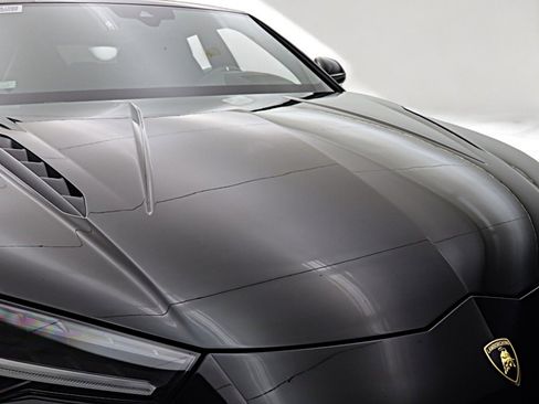 Used 2024 Lamborghini Urus S image 12