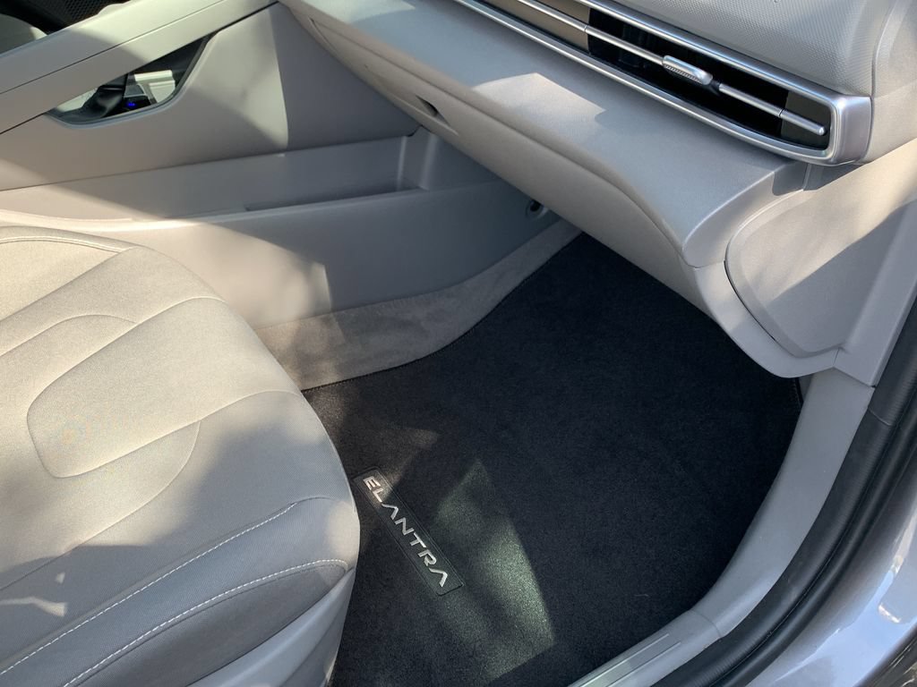 Certified 2023 Hyundai Elantra SEL FWD image 40